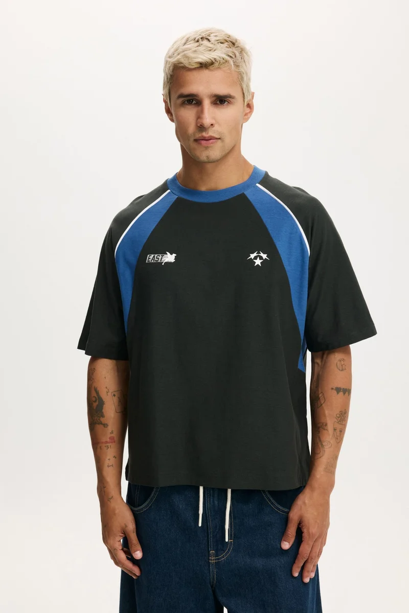 كوتون اون تيشيرت مطبوع بقصة قصيرة